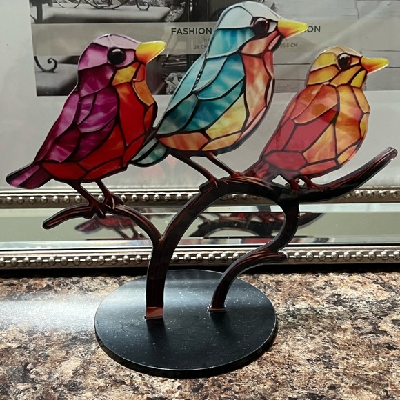 Stain acrylic bird on Branch. - Picture 3 of 11